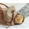 Mochila de viagem de grande capacidade com alça de ombro castanha