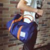 Mochila de viagem de grande capacidade com alça de ombro castanha