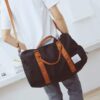 Mochila de viagem de grande capacidade com alça de ombro castanha