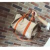 Mochila de viagem de grande capacidade com alça de ombro castanha